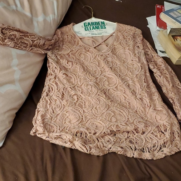 Pink lacy shirt with cross top - Picture 1 of 5